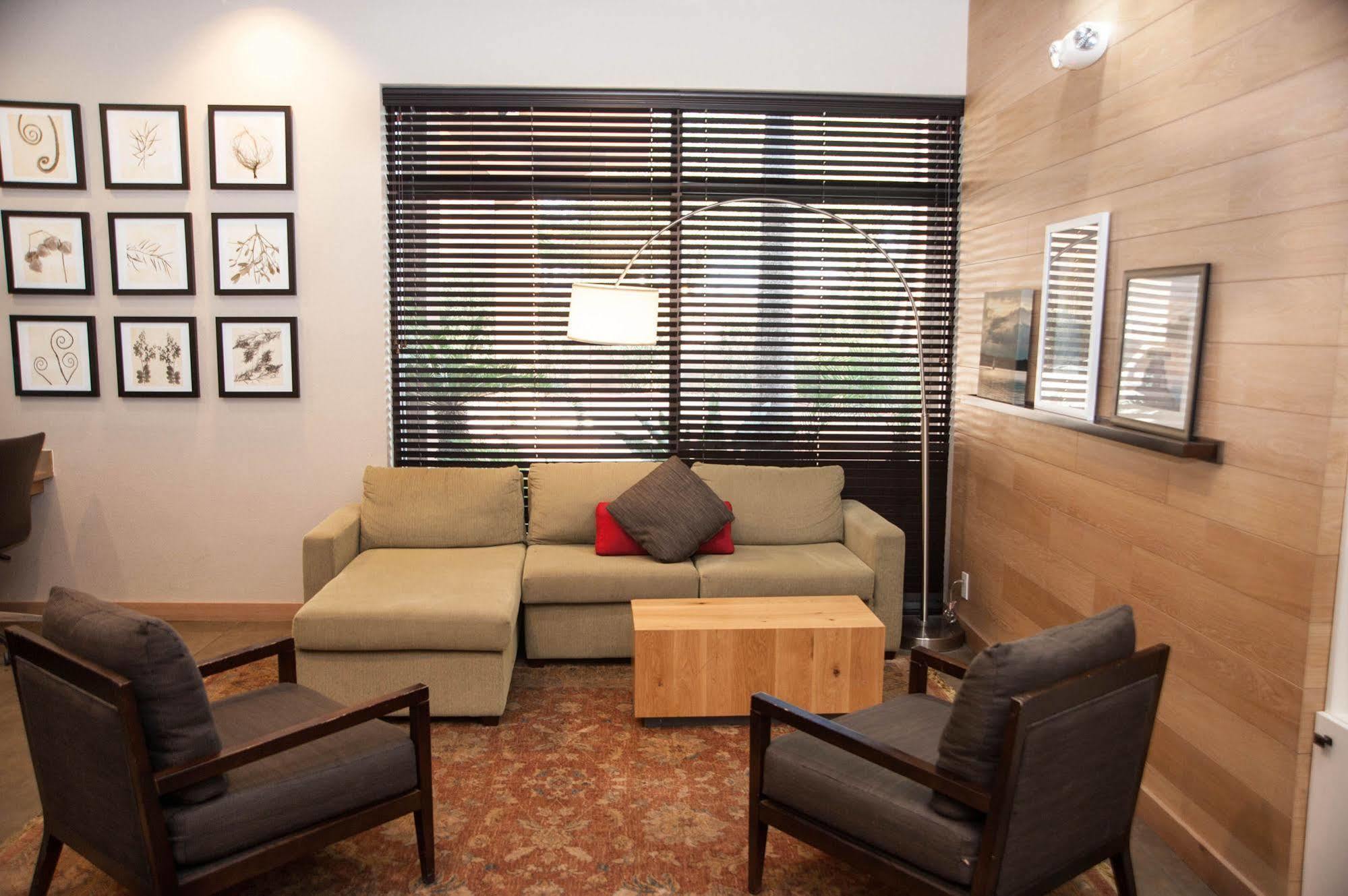 Greentree Inn & Suites Phoenix Sky Harbor Dış mekan fotoğraf
